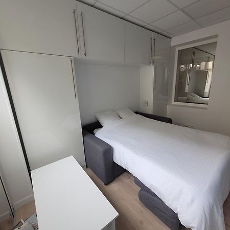 Studio Bien Equipe Au Calme A Montmartre パリ エクステリア 写真