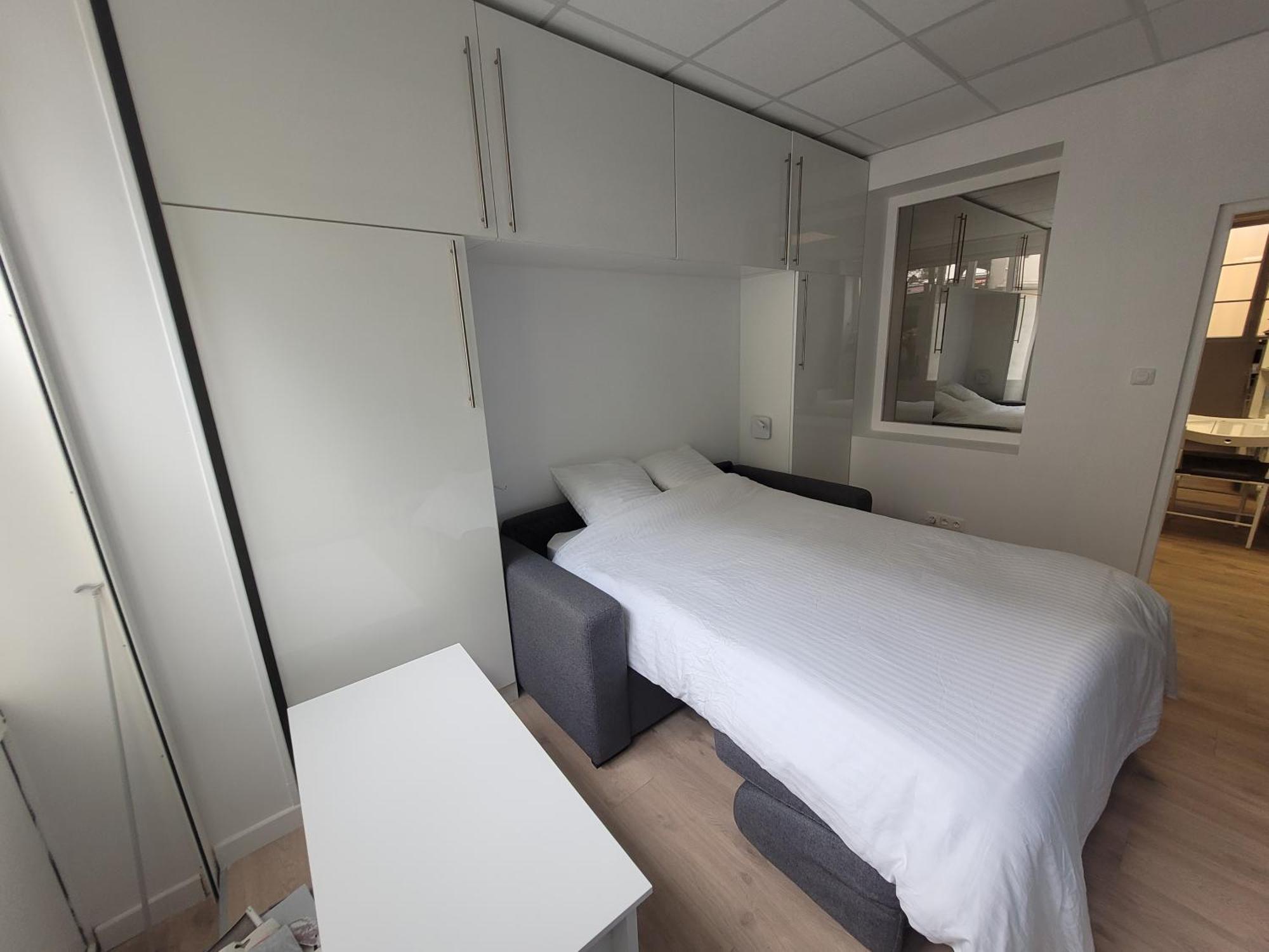 Studio Bien Equipe Au Calme A Montmartre パリ エクステリア 写真